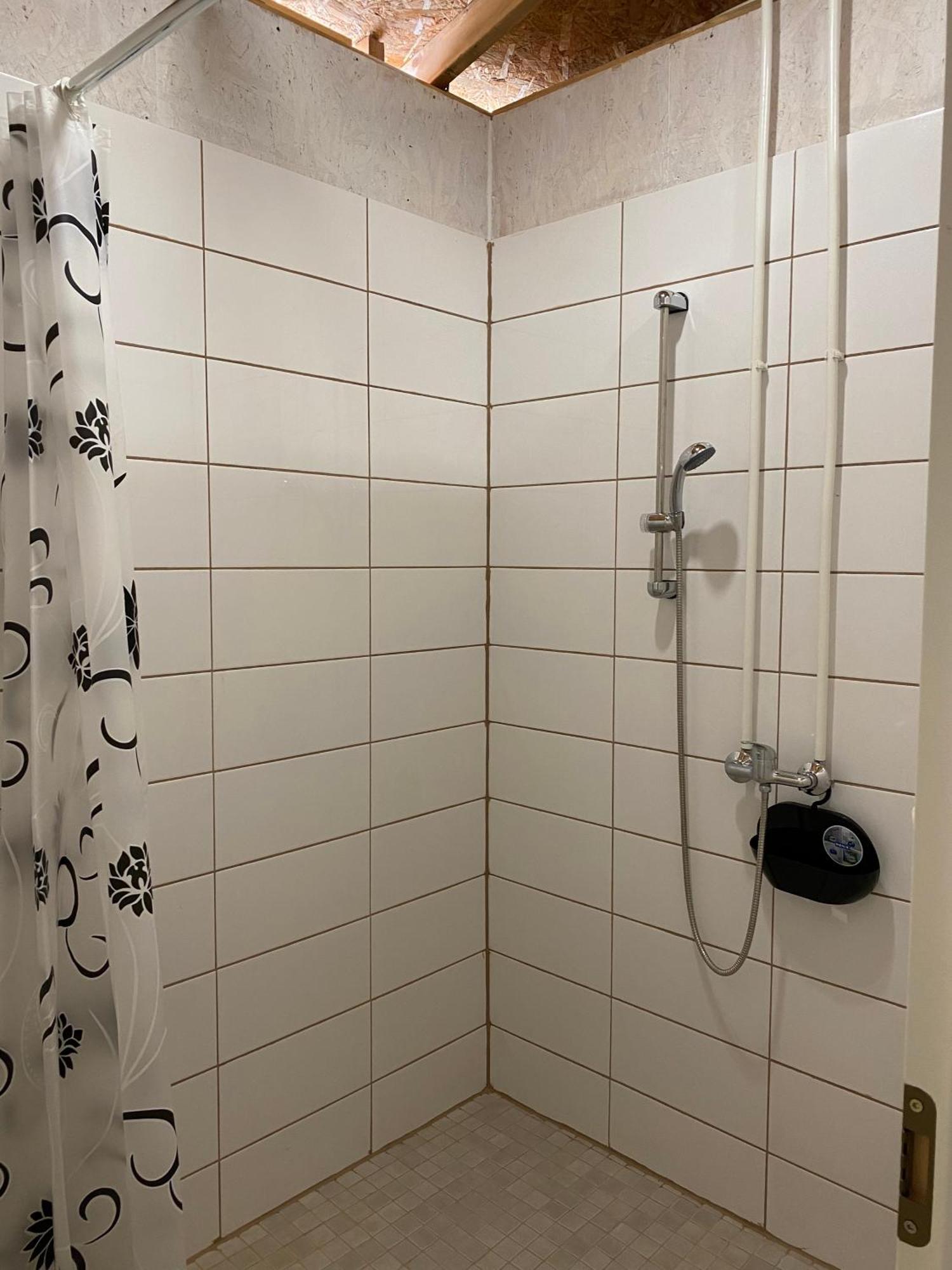 Marika Puhkekuela - Metsanurga Oeoemaja "Shared Bathroom" Nova ภายนอก รูปภาพ
