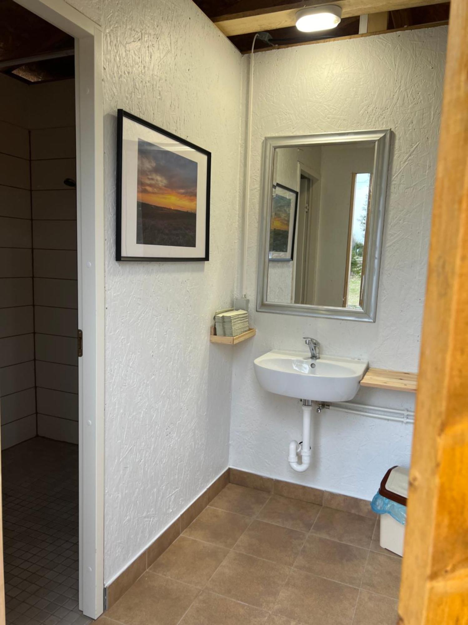 Marika Puhkekuela - Metsanurga Oeoemaja "Shared Bathroom" Nova ภายนอก รูปภาพ